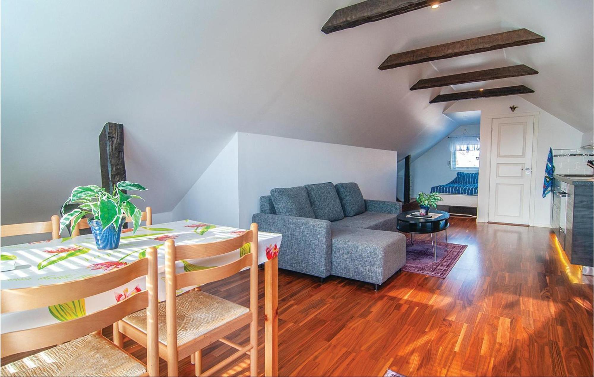 Cozy Apartment In Klintehamn With Wifi Esterno foto